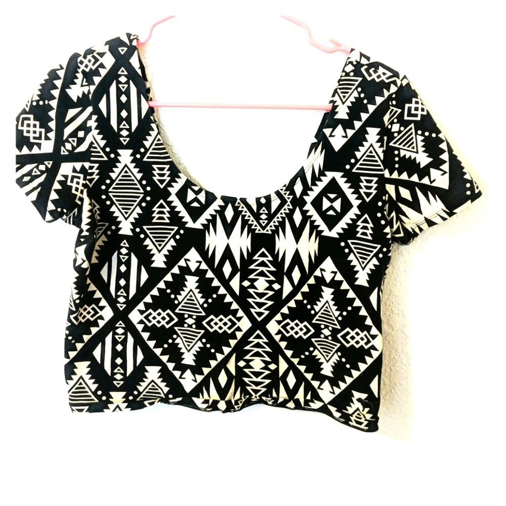 Black and white print crop top